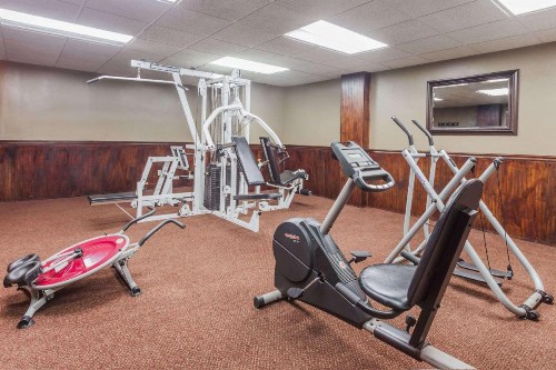 Days Inn & Suites by Wyndham Lexington - image 9