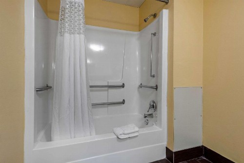 Econo Lodge Lexington - image 20