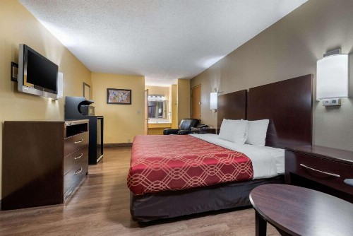 Econo Lodge Lexington - image 26