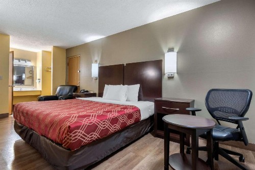 Econo Lodge Lexington - image 6
