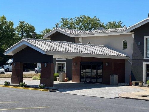 La Quinta Inn by Wyndham Lexington - image 14