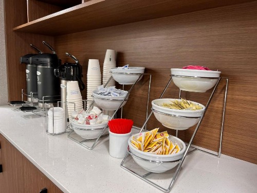 La Quinta Inn by Wyndham Lexington - image 15