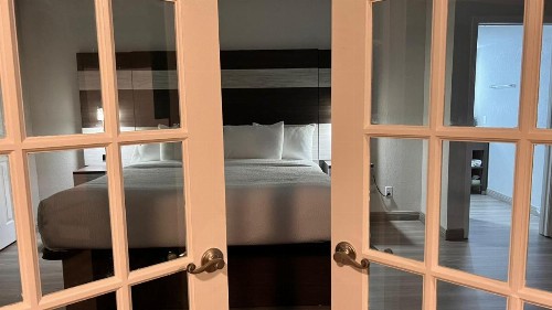 La Quinta Inn by Wyndham Lexington - image 18