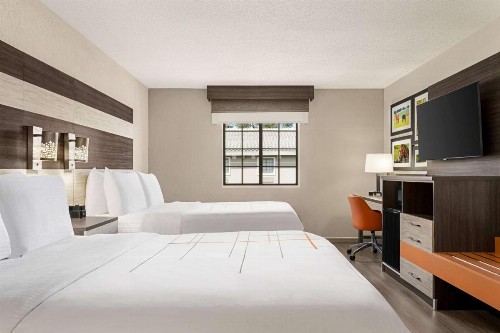 La Quinta Inn by Wyndham Lexington - image 26