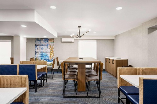 La Quinta Inn by Wyndham Lexington - image 30