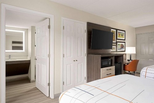 La Quinta Inn by Wyndham Lexington - image 37
