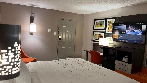 La Quinta Inn by Wyndham Lexington - image 45