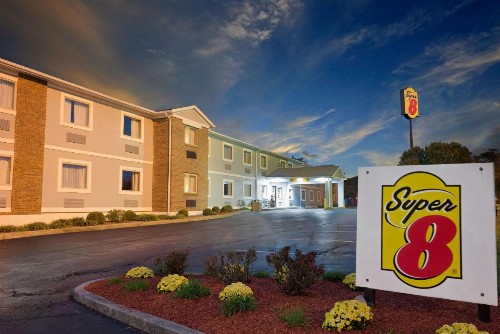 Super 8 by Wyndham Lexington Winchester Rd - image 18