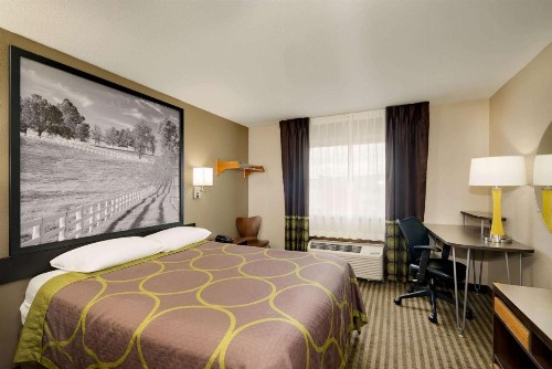 Super 8 by Wyndham Lexington Winchester Rd - image 20