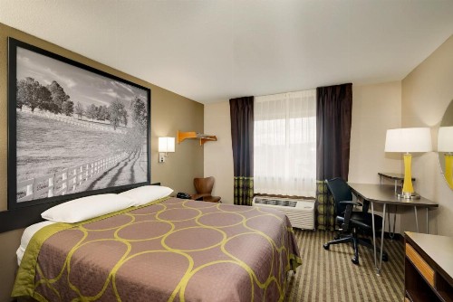 Super 8 by Wyndham Lexington Winchester Rd - image 21
