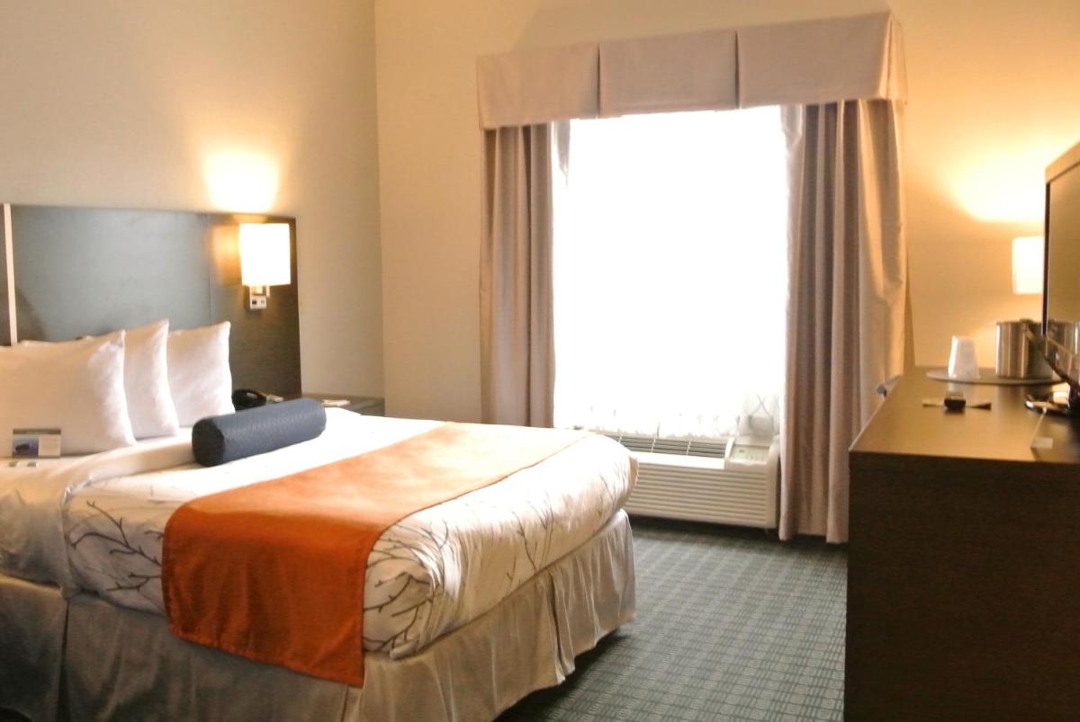 Guesthouse Inn & Suites Lexington - image 5