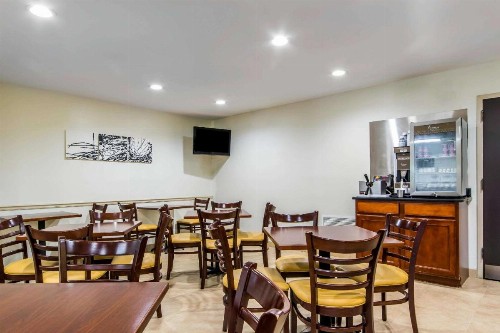 Sleep Inn Lexington - image 30