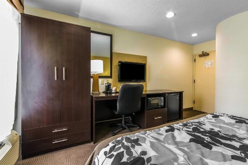 Sleep Inn Lexington - image 38