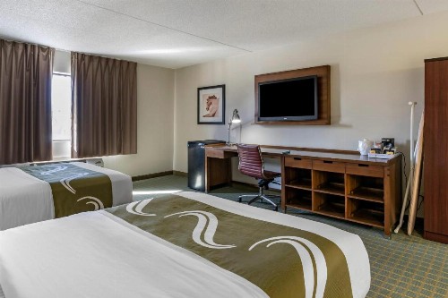 Quality Inn - image 10