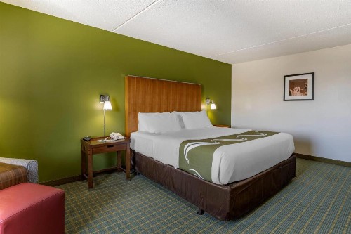 Quality Inn - image 19
