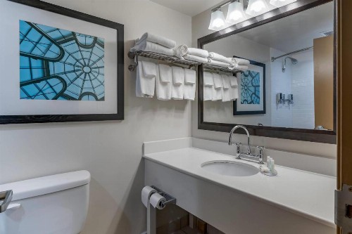 Quality Inn - image 23