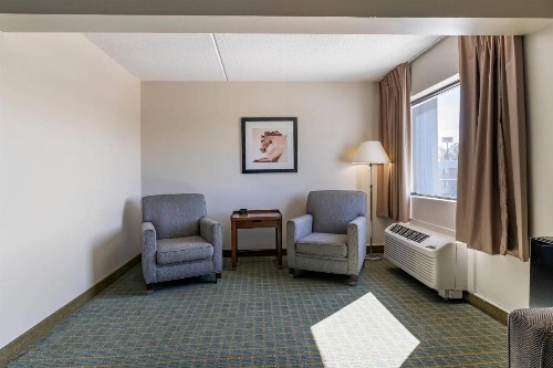 Quality Inn - image 26