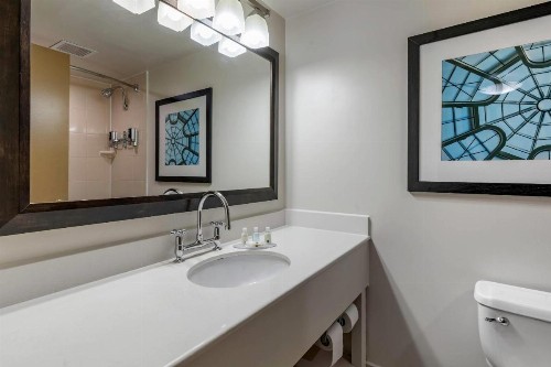 Quality Inn - image 27