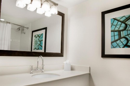 Quality Inn - image 32