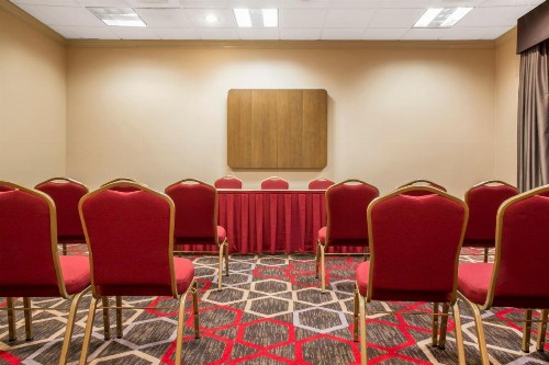 Quality Inn - image 34