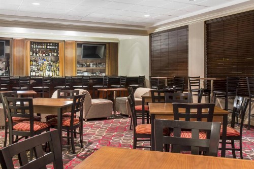 Quality Inn - image 38