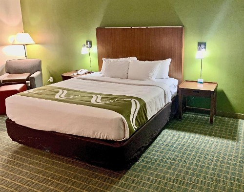 Quality Inn - image 4