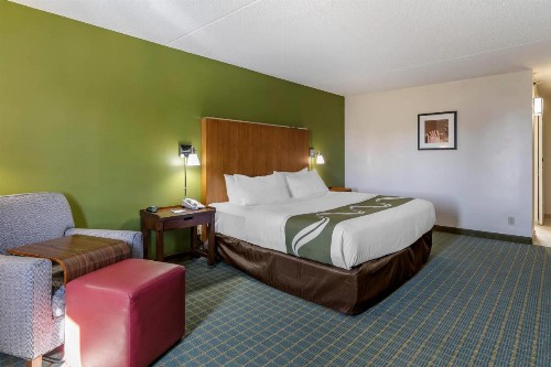 Quality Inn - image 5