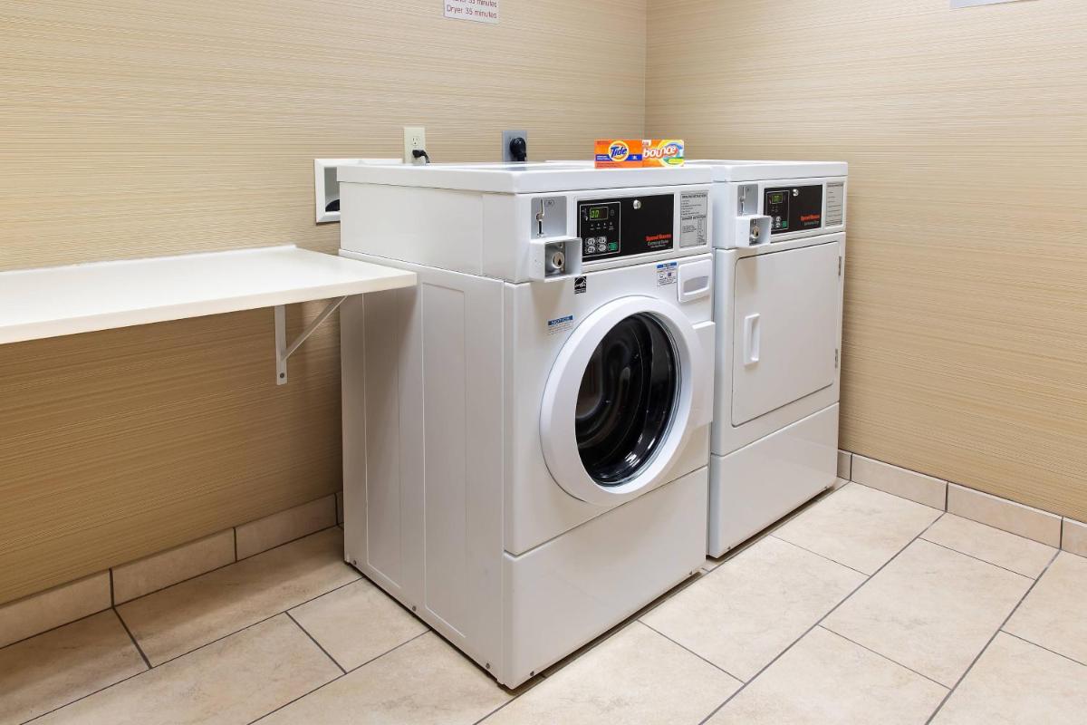 Courtyard by Marriott Lexington Keeneland/Airport - image 2