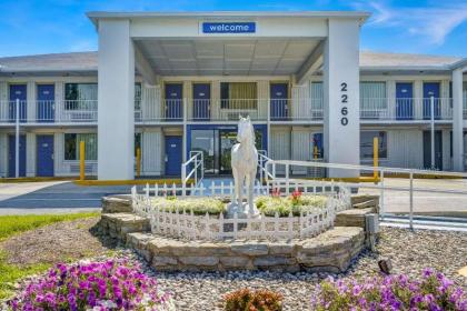 Motel 6-Lexington KY - East I-75 - image 2