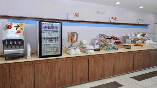 Holiday Inn Express & Suites Lexington Midtown - I-75 an IHG Hotel - image 17