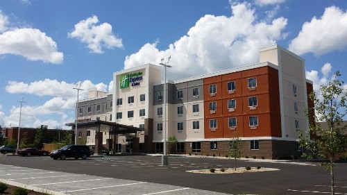 Holiday Inn Express & Suites Lexington Midtown - I-75 an IHG Hotel - image 6