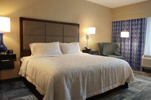 Hampton Inn Lexington Medical Center KY - image 8