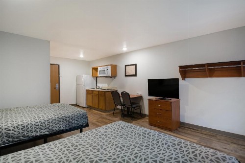 WoodSpring Suites Lexington Southeast - image 17