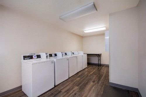 WoodSpring Suites Lexington Southeast - image 7
