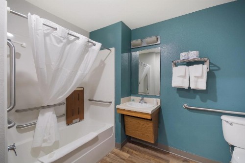 WoodSpring Suites Lexington Southeast - image 9