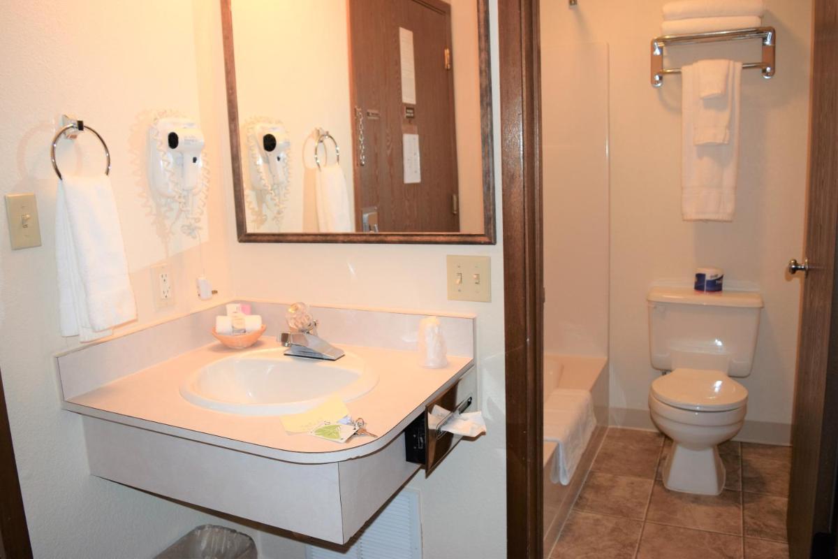 Country Inn Libby - image 2