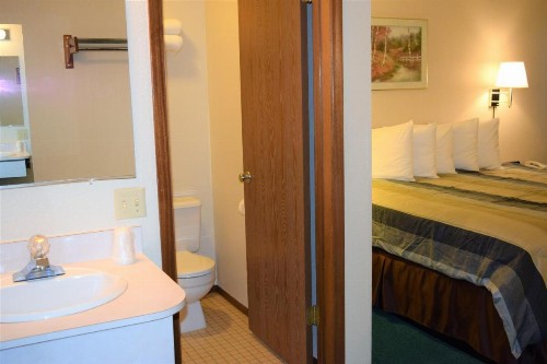 Country Inn Libby - image 44