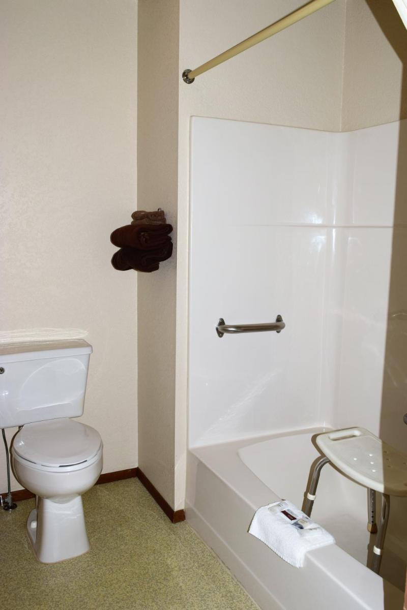 Country Inn Libby - image 7