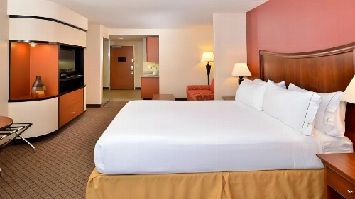 Holiday Inn Express Hotel & Suites Lincoln-Roseville Area an IHG Hotel - image 30