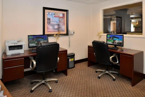 Holiday Inn Express Hotel & Suites Lincoln-Roseville Area an IHG Hotel - image 31