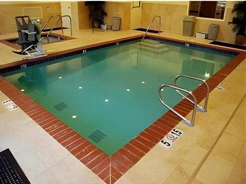 Holiday Inn Express Hotel & Suites Lincoln-Roseville Area an IHG Hotel - image 41