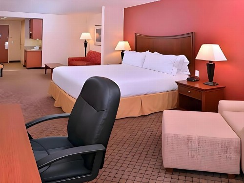 Holiday Inn Express Hotel & Suites Lincoln-Roseville Area an IHG Hotel - image 44