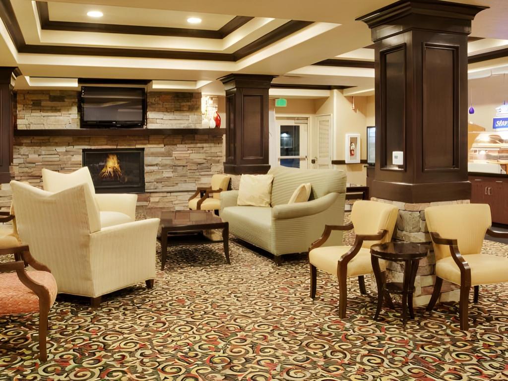 Holiday Inn Express Hotel & Suites Lincoln-Roseville Area an IHG Hotel - image 5