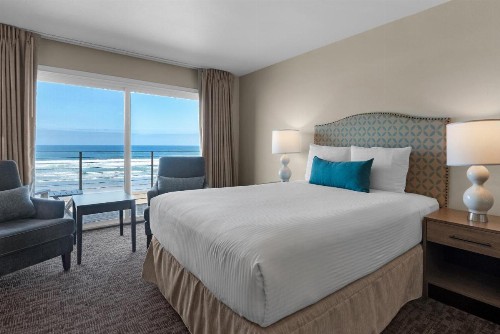 Pelican Shores Inn - image 15