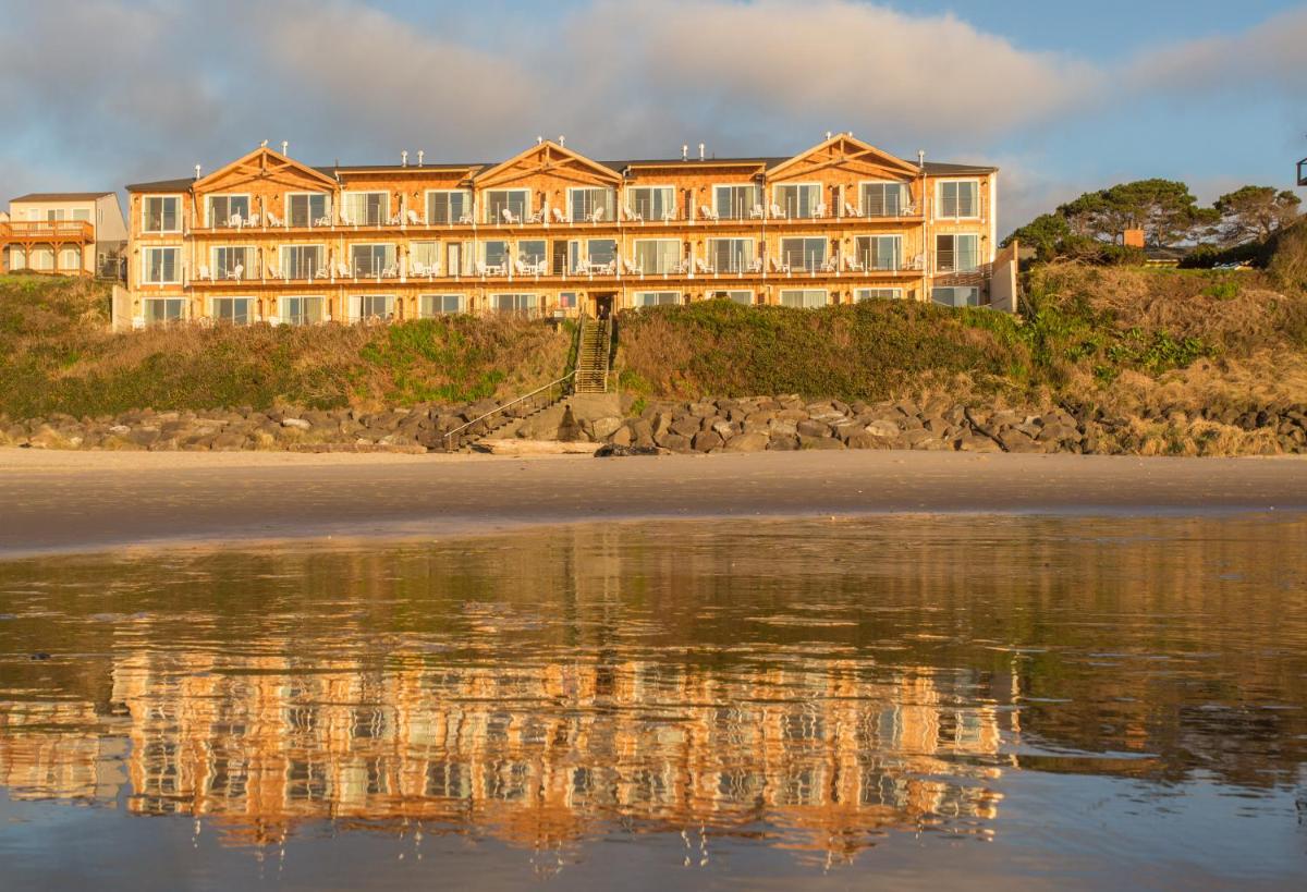 Pelican Shores Inn - image 5