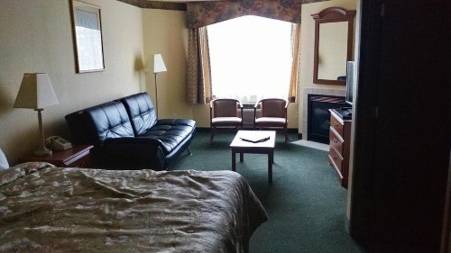 Palace Inn & Suites - image 12