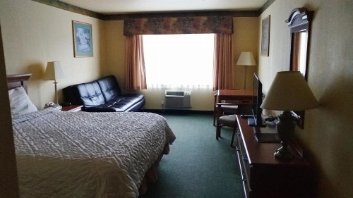 Palace Inn & Suites - image 15