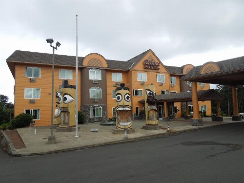Palace Inn & Suites - image 23