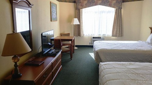 Palace Inn & Suites - image 29