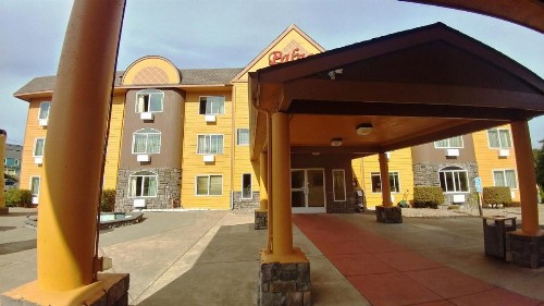 Palace Inn & Suites - image 46